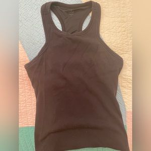 Alo Yoga women’s black workout tank with built in bra. Size XL.